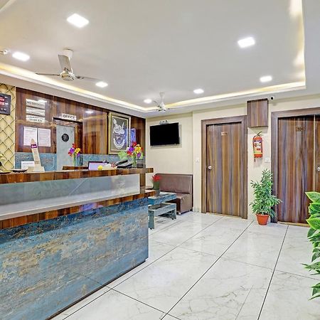 Collection O Hotel Raj Palace Vadodara Exterior foto