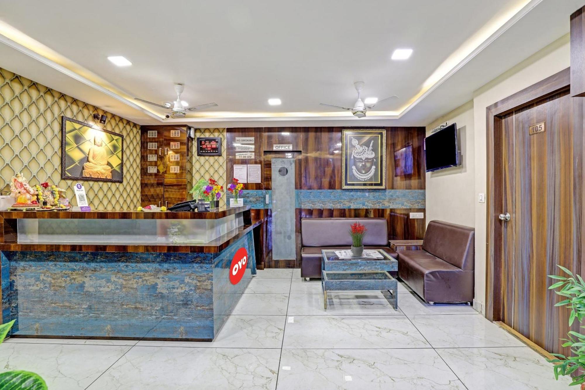 Collection O Hotel Raj Palace Vadodara Exterior foto