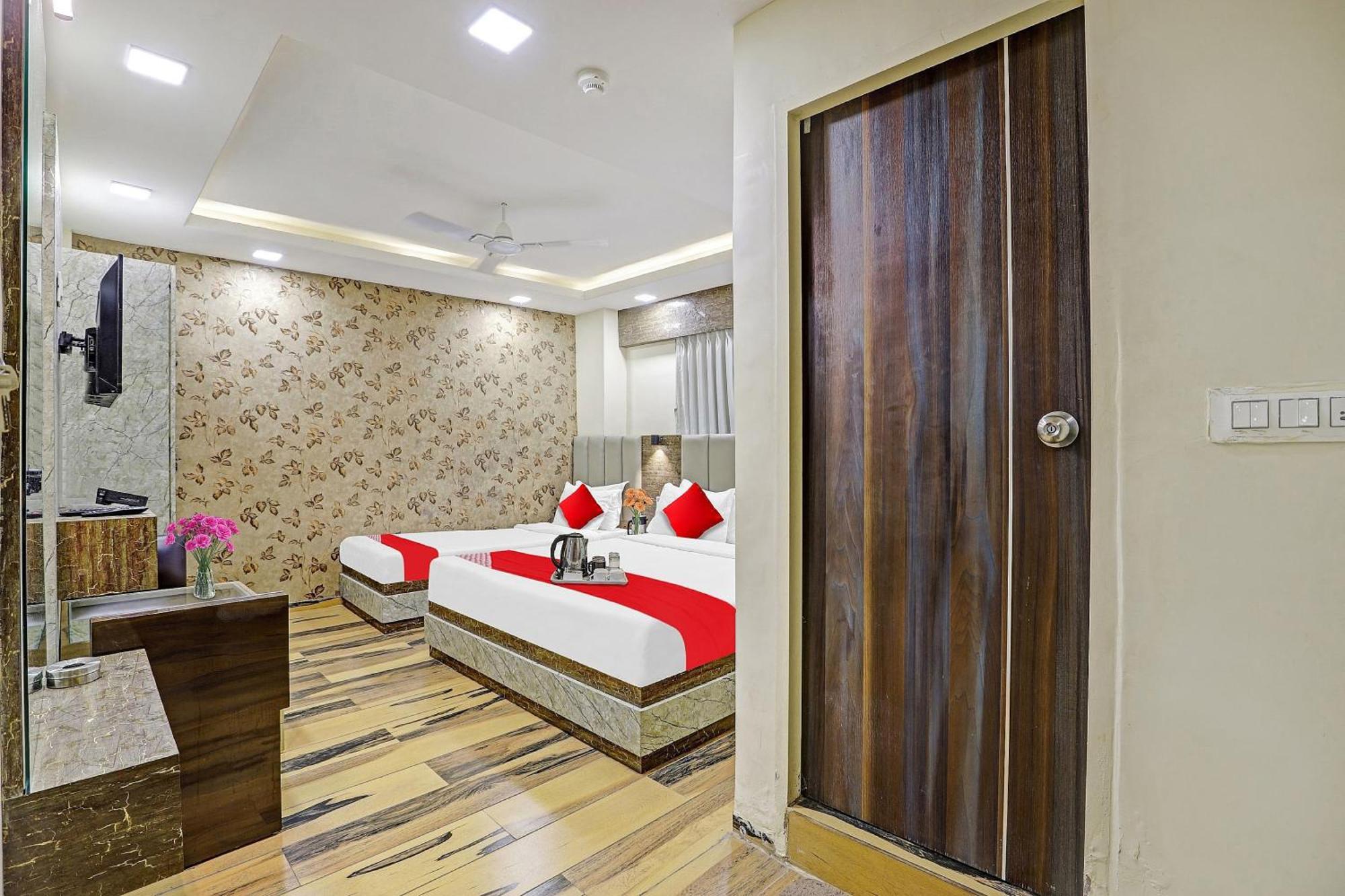 Collection O Hotel Raj Palace Vadodara Exterior foto