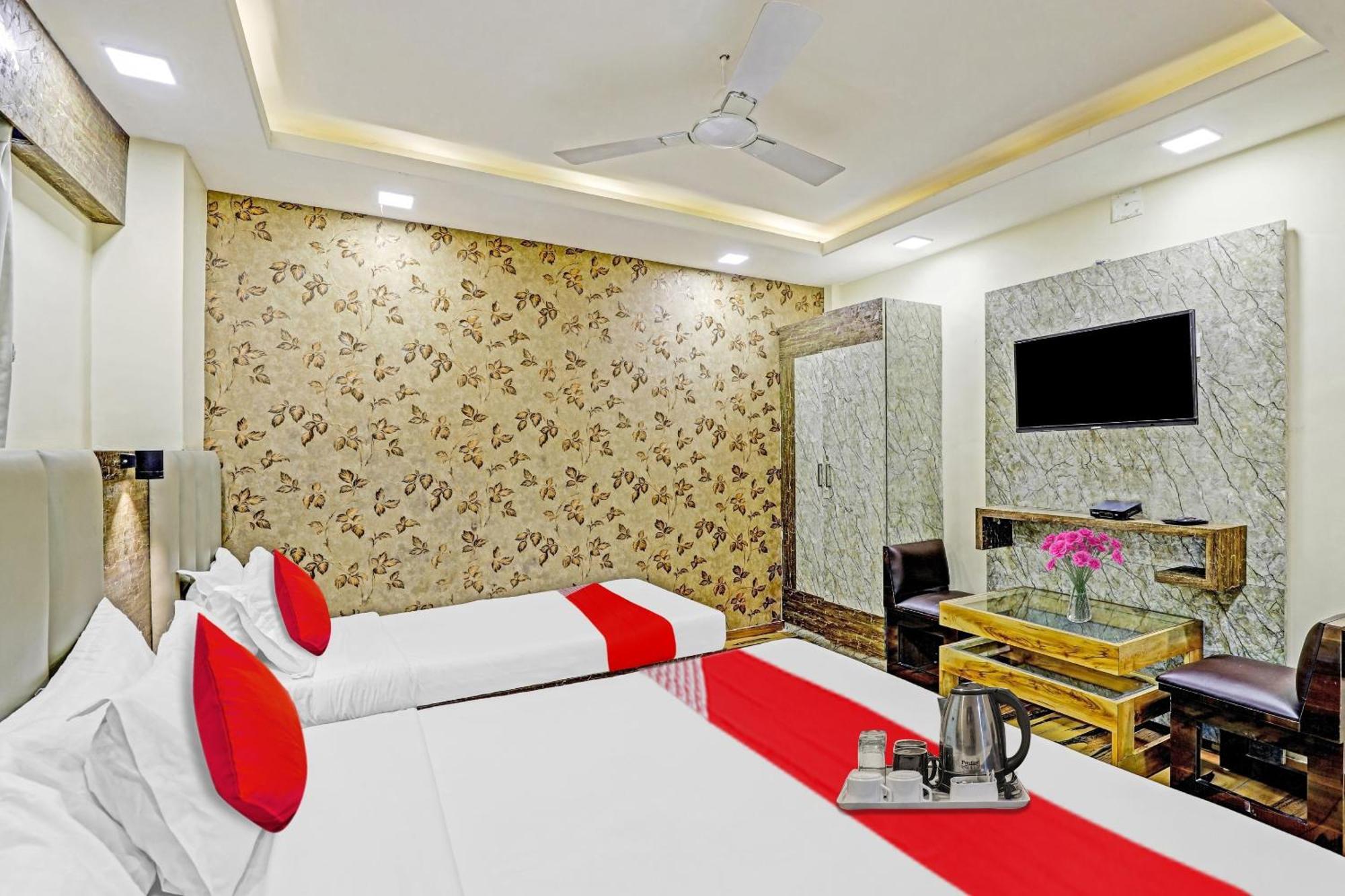 Collection O Hotel Raj Palace Vadodara Exterior foto
