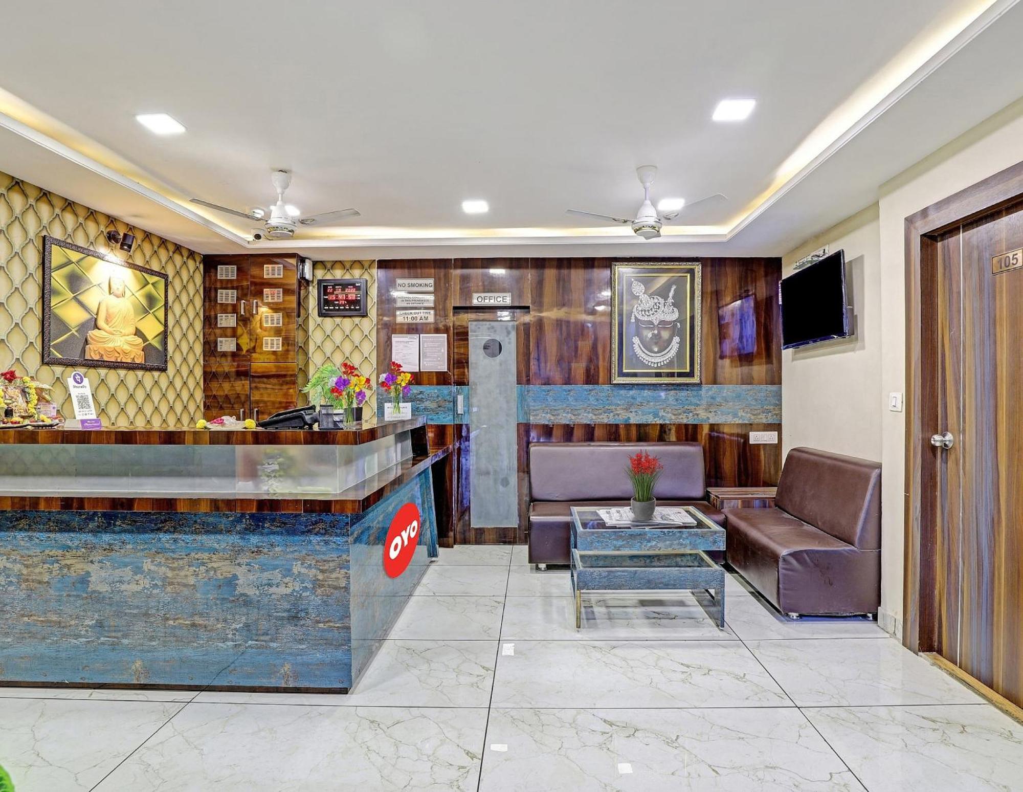 Collection O Hotel Raj Palace Vadodara Exterior foto